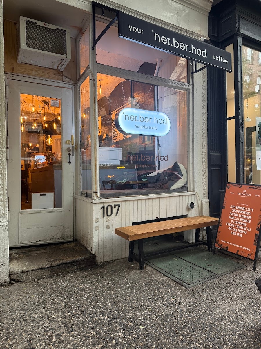 Neighborhood Coffee Shop /Neiberhud/