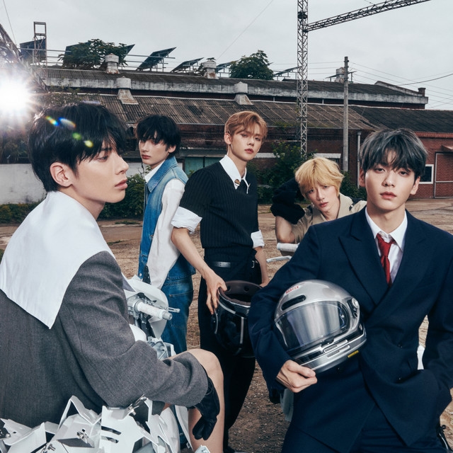 TOMORROW X TOGETHER - Artist