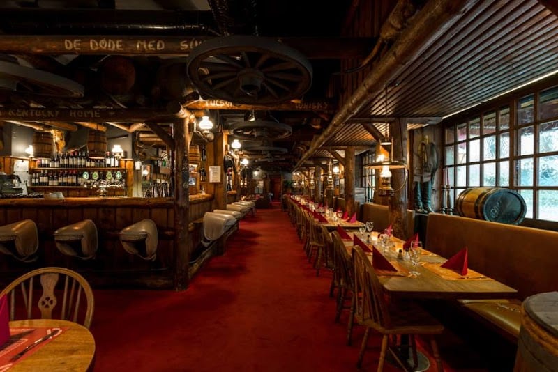 Rio Bravo - Serves belly pork strips with parsley sauce and potatoes ad libitum. Honestly, not a fine dining at all, but always an enjoyable experience and very chill place