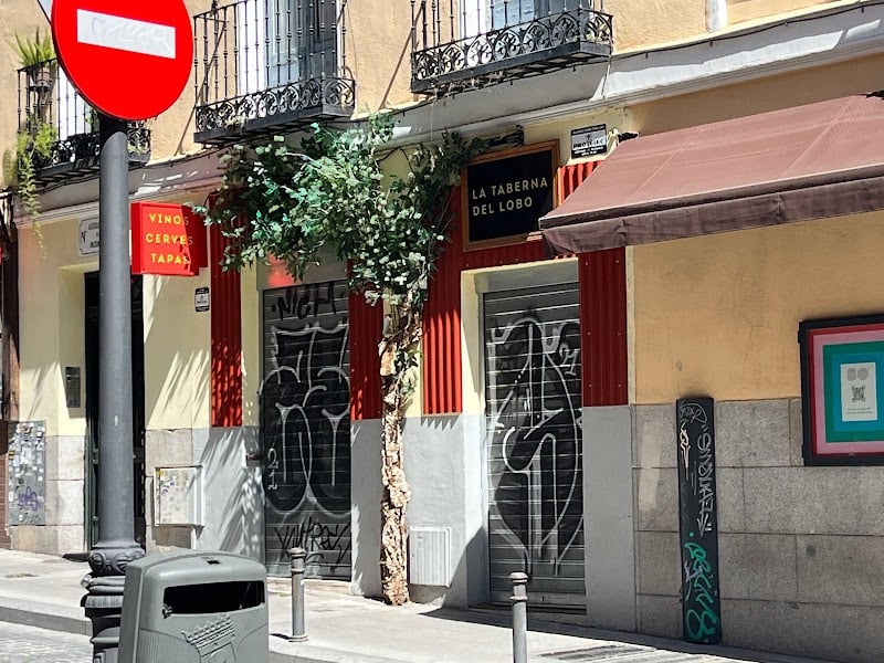 La Taberna del Lobo - Especialidad en Bravas Arrugas
