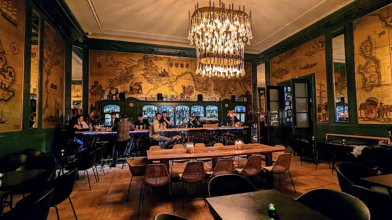 Die Goldene Bar - Nice spot for a drink