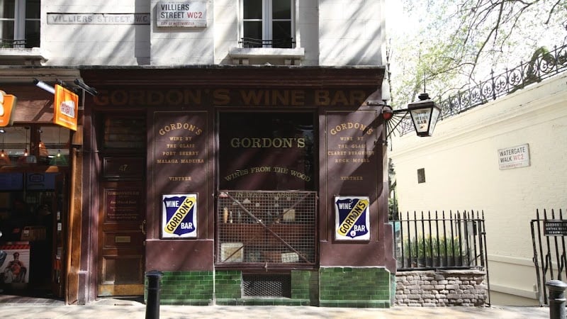 Gordon''s Wine Bar - Historic political events and untouched decor