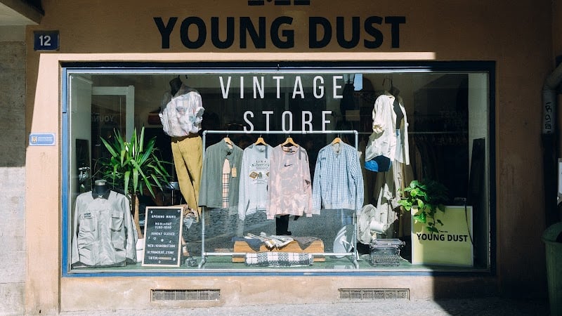 Young Dust Vintage Store
