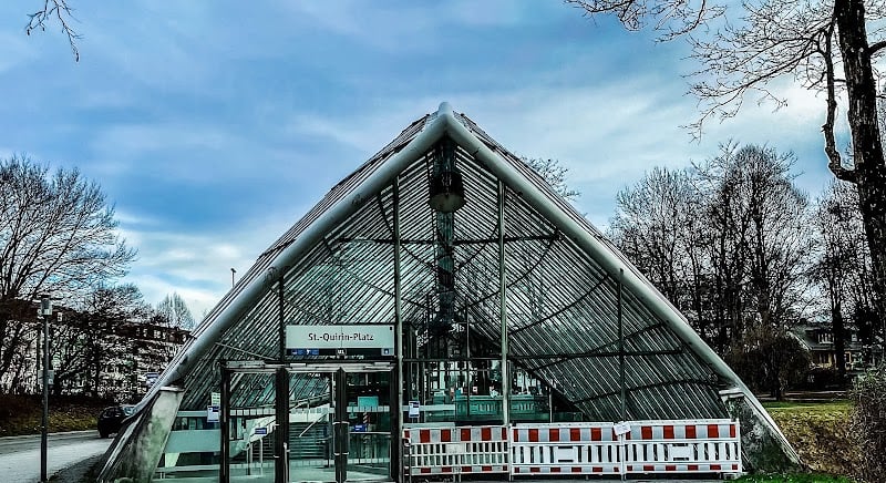 St.-Quirin-Platz - Hermann+Öttl’s architecture