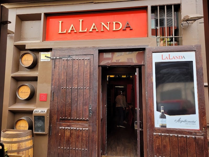 LaLanda - Especialidad en Mousse de morcilla con piñones