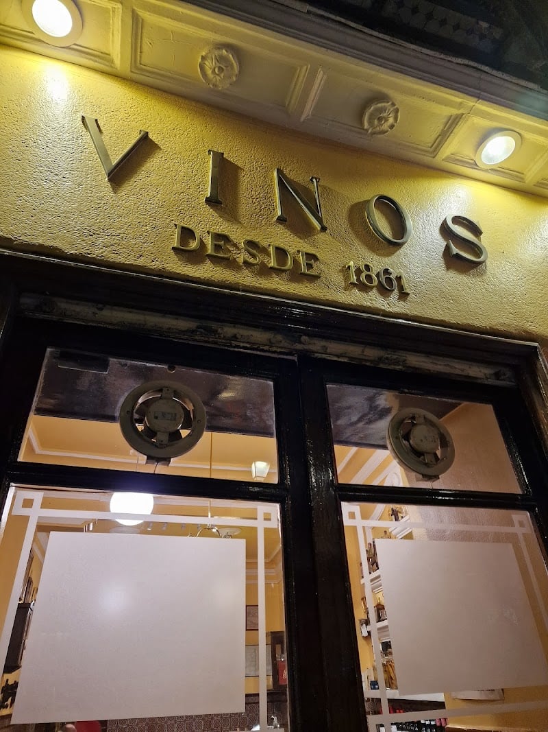 VINOS 11 Casa Dani - Especialidad en Chacinas y Quesos