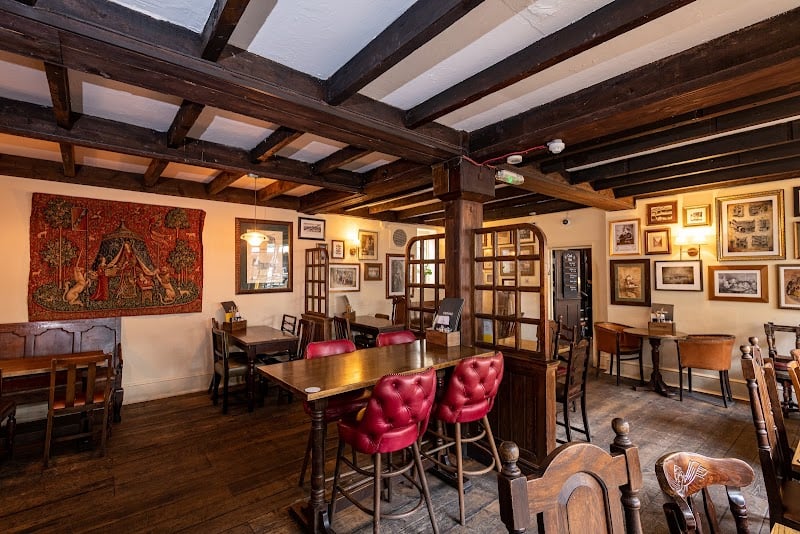 The George - Old coach yard, pub court yard. Sometimes dj