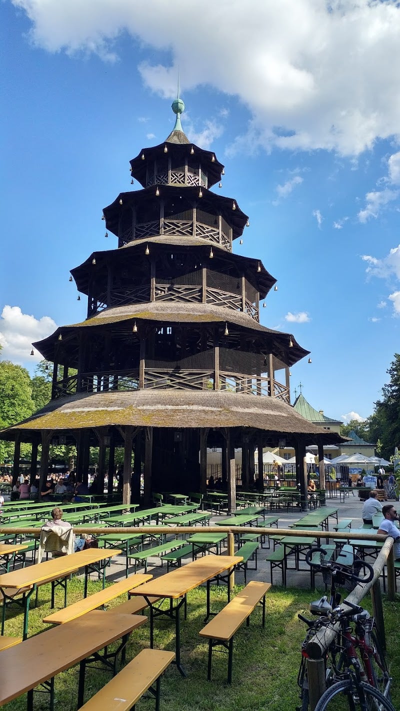Chinesischer Turm - Lovely beer garden (breze, obazda, schnitzel)