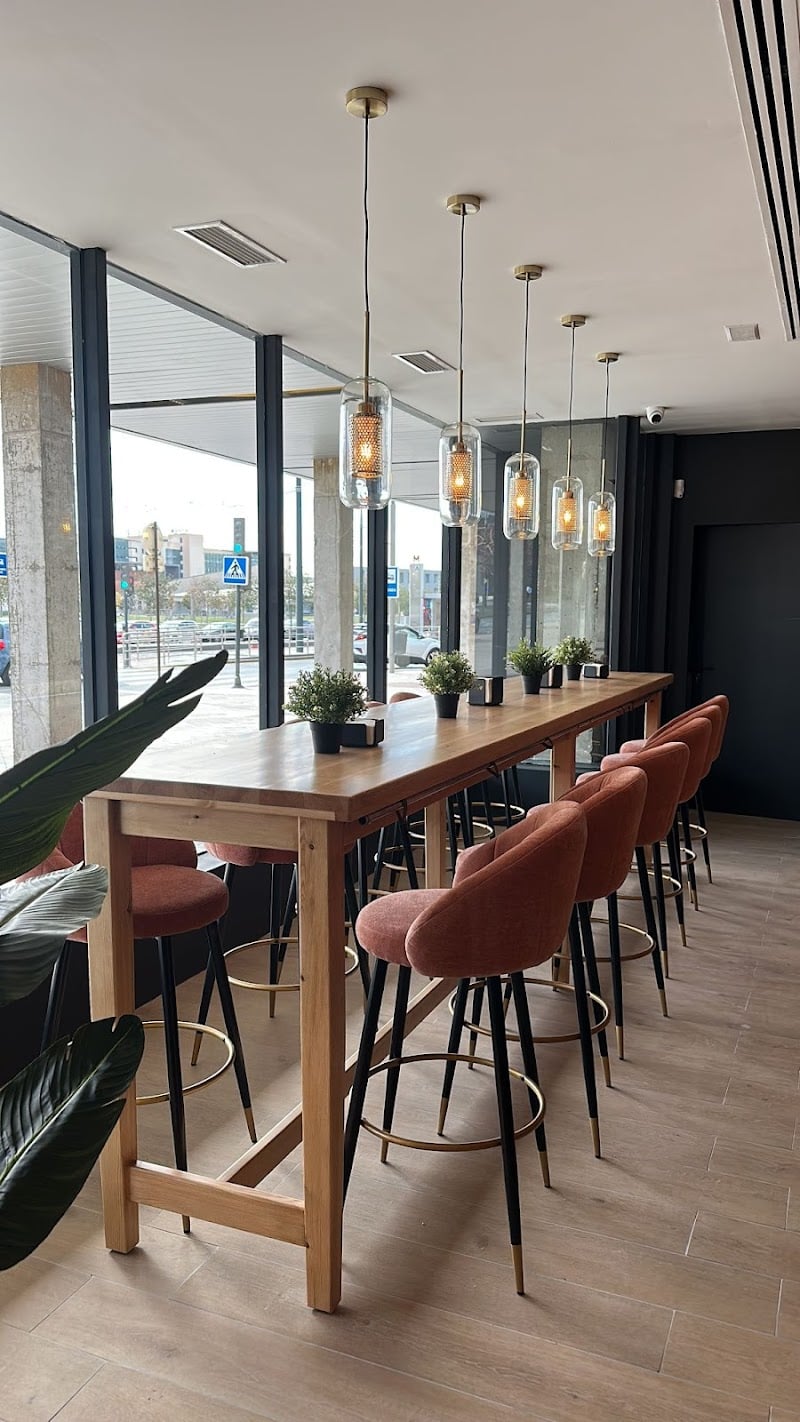 BOKA Espacio Gastronómico - Granada - Distintos sitios para comer