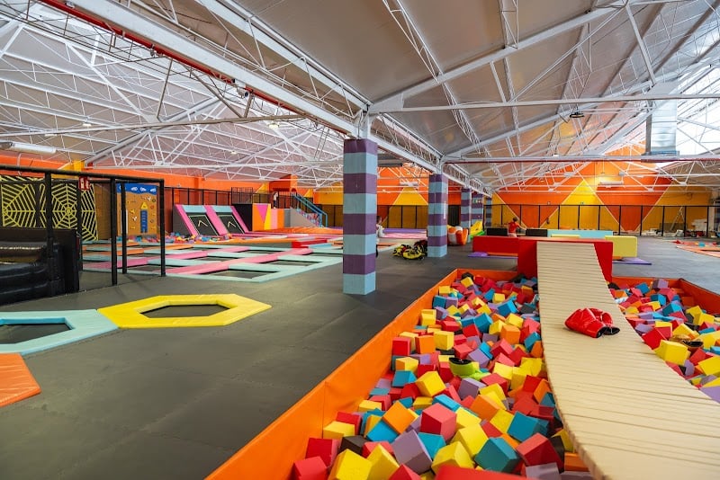 Party Jump Trampoline Park Granada - Colchonetas mayores