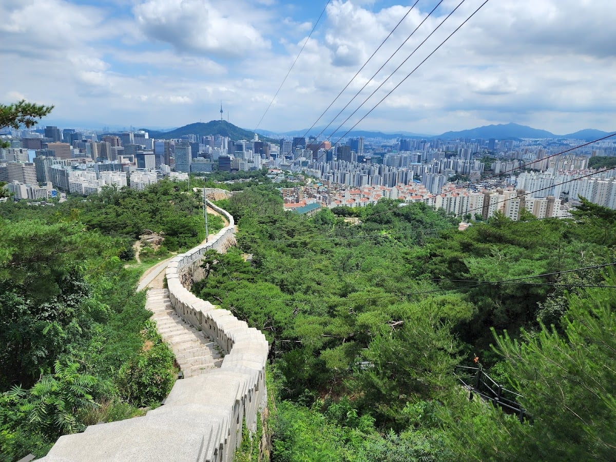 Inwangsan Mountain Park