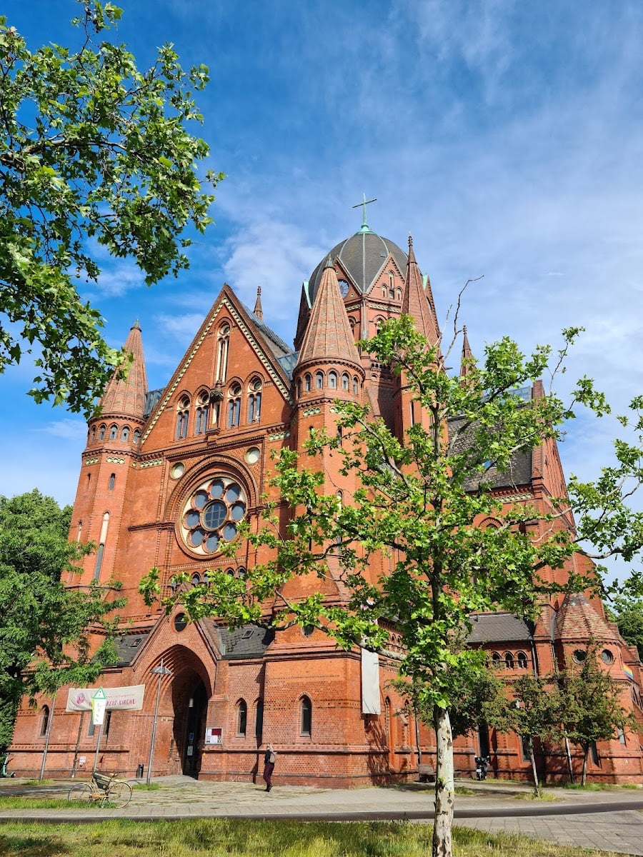 Heilig-Kreuz-Kirche Berlin-Kreuzberg - Evangelical