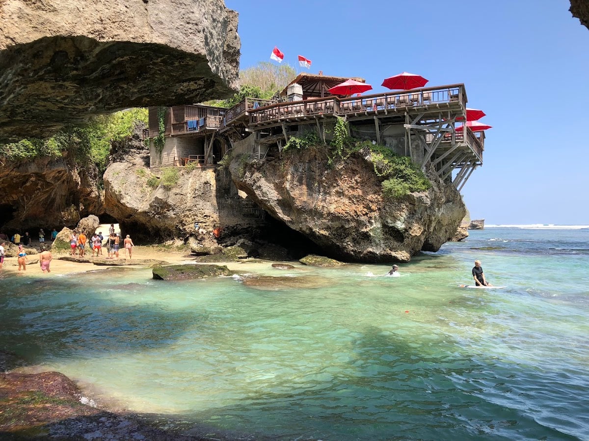 Suluban Beach