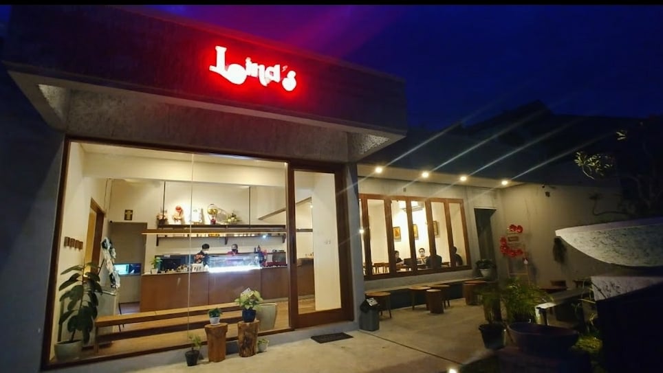 Linds Ice Cream Cafe & Resto - Cafe & Resto