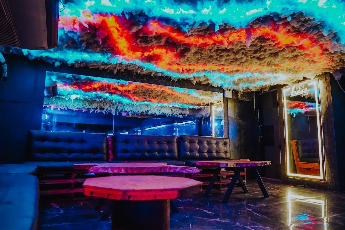Khalifa Pub