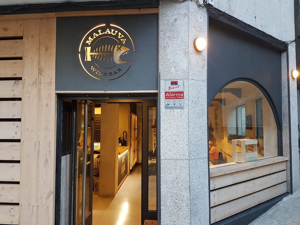 Malauva Wine Bar - CITA: Viños e tapas diferentes