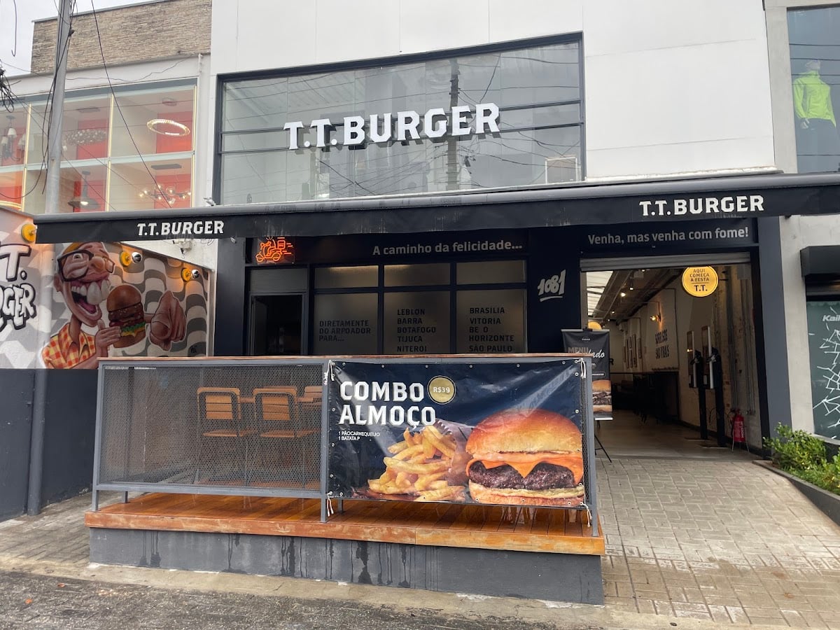 T. T. Burger Pinheiros