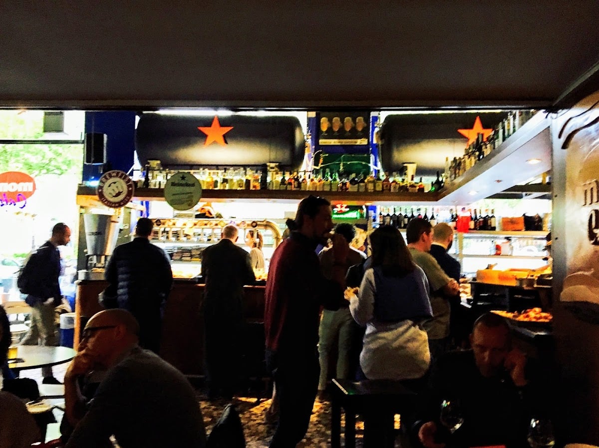 Mom Cafè - Cheap Drinks - Free Focaccia 'Pizza'