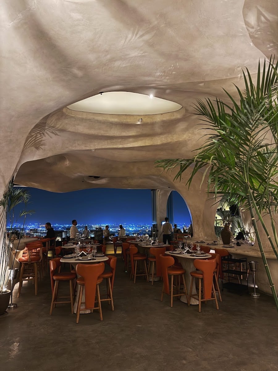 ESCĀ CUEVA