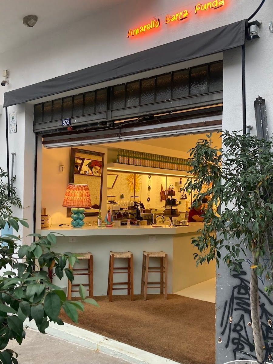 Amarello, Loja & Café