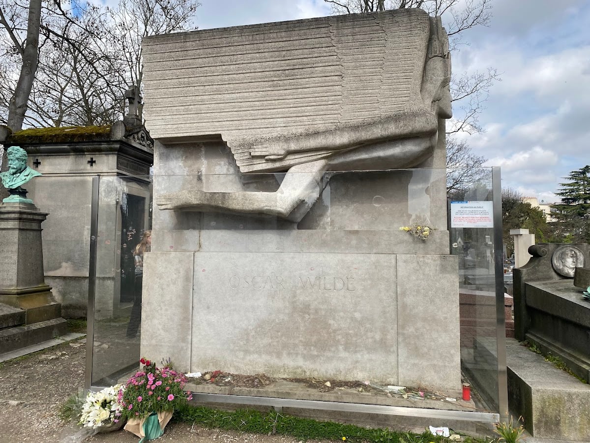 Tomb of Oscar Wilde