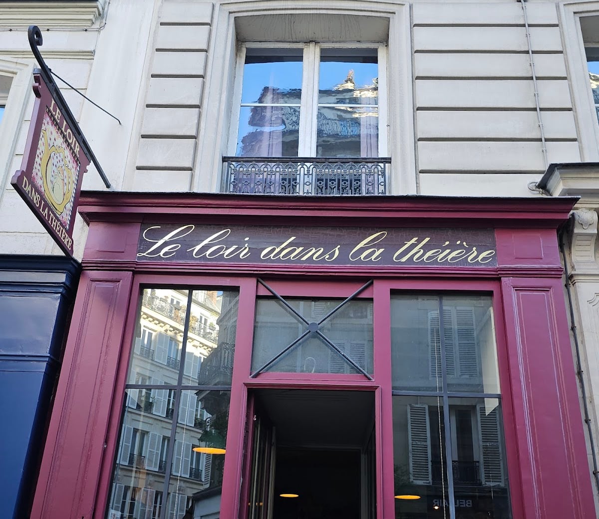 Le Loir dans La Théière