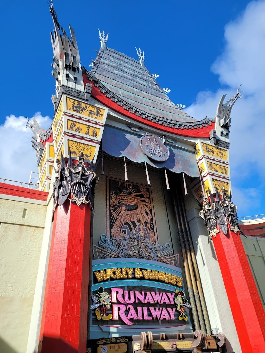 Mickey & Minnie's Runaway Railway