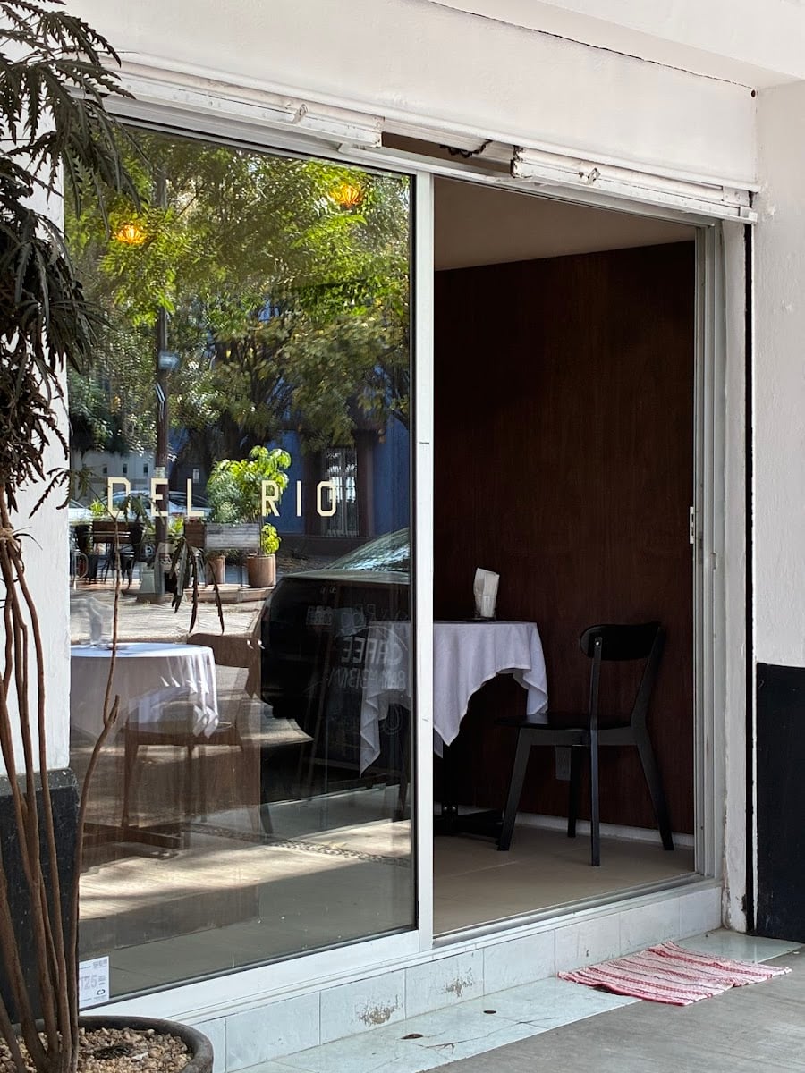 Del Rio Café