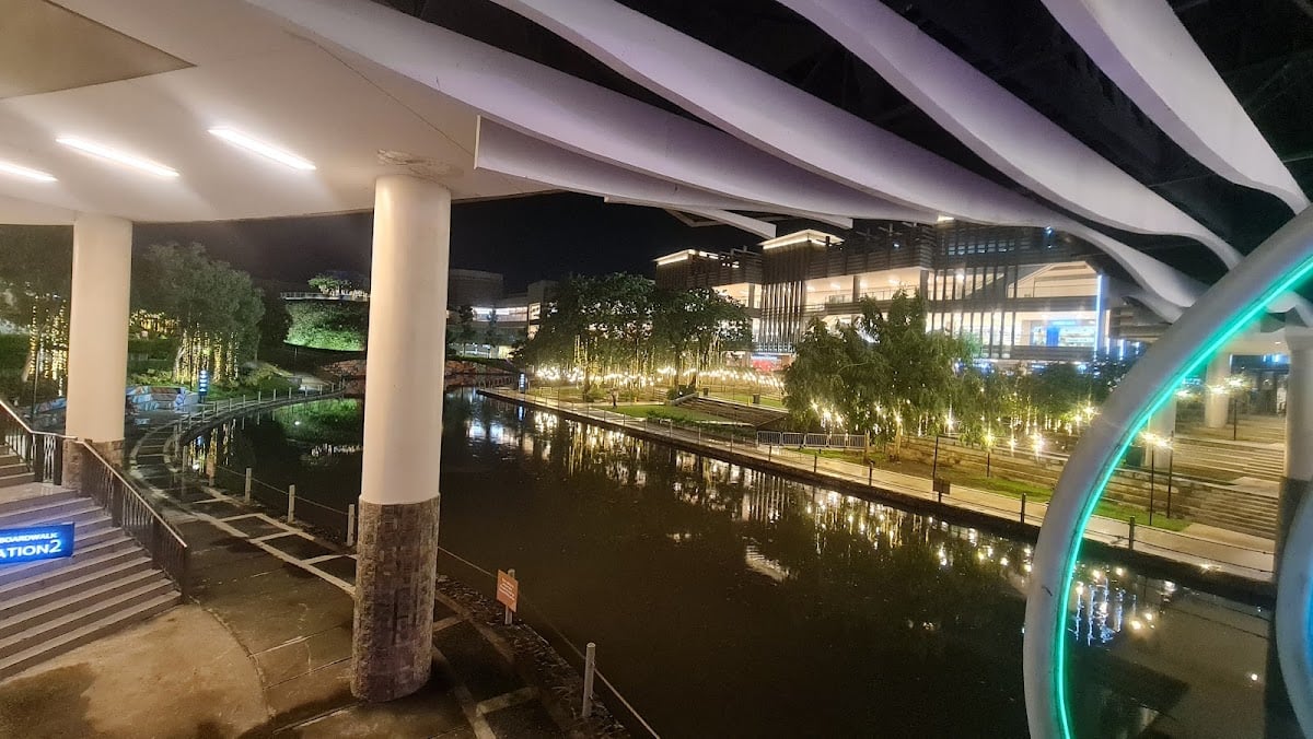 Festival Mall Corporate Avenue