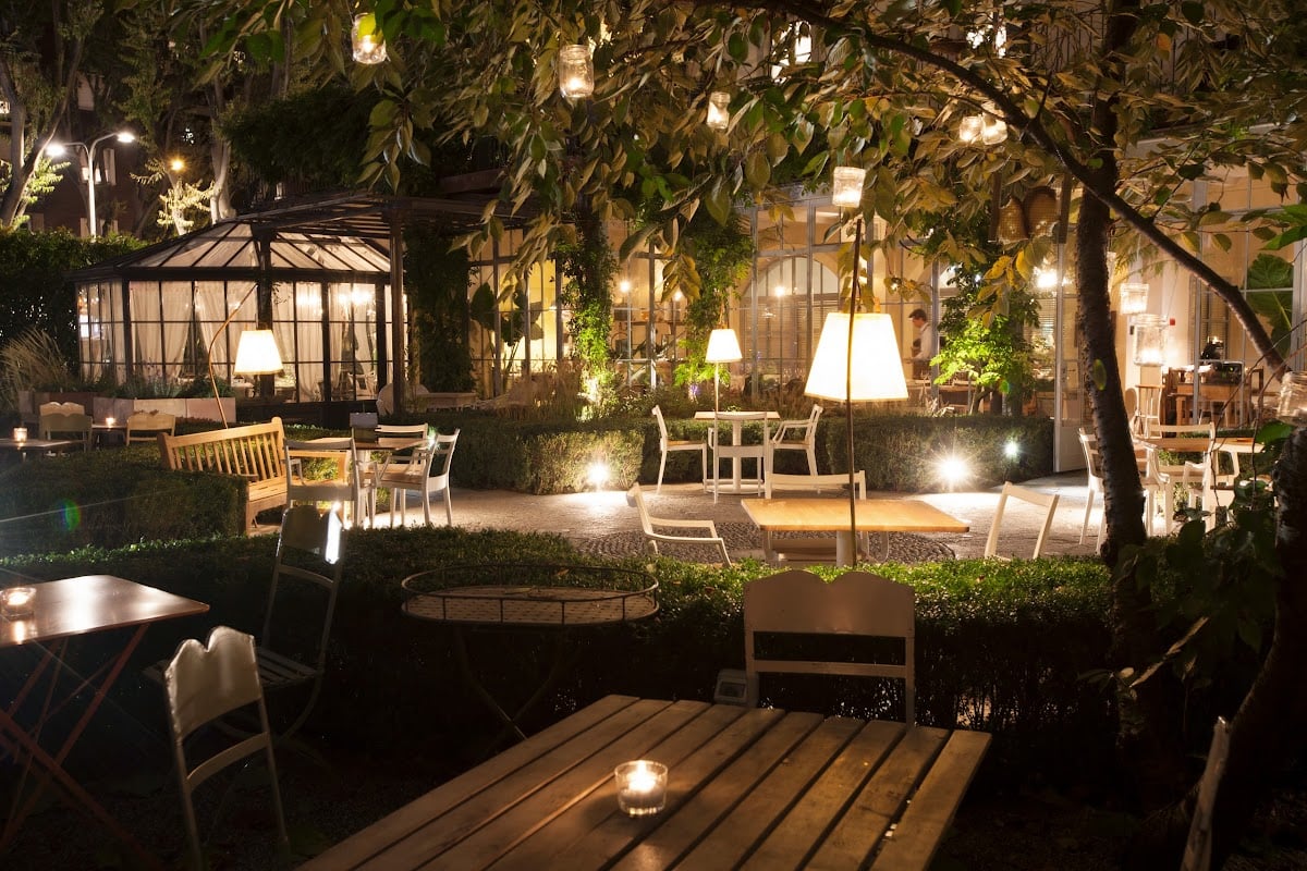 Al Fresco