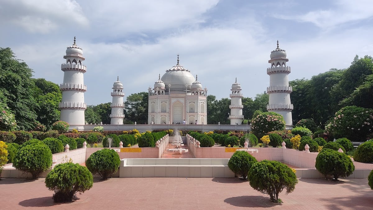 Banglar Taj Mahal