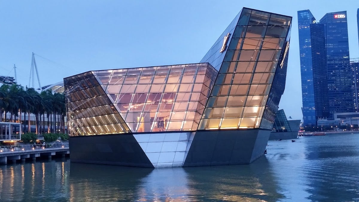 LOUIS VUITTON