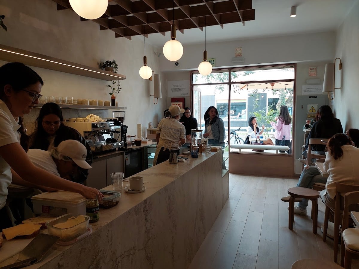 Blanco Latte & Brunch