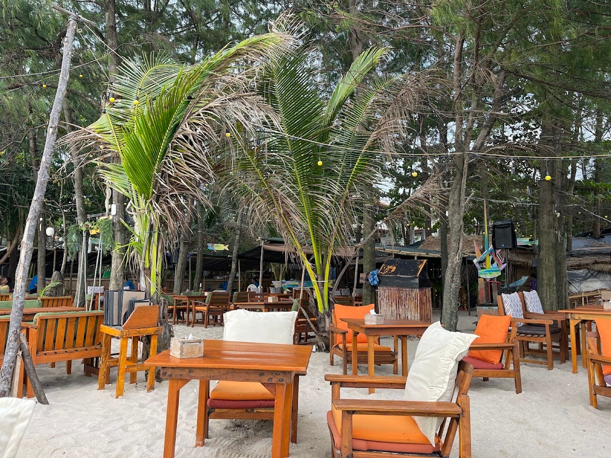Smigo's Bar & Restaurant - sunset