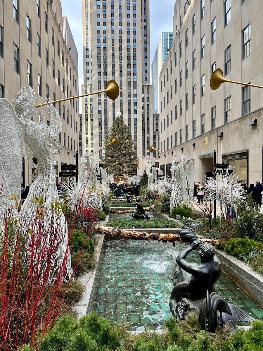 The Channel Gardens