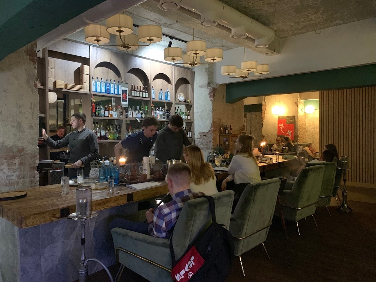 HIDE bar