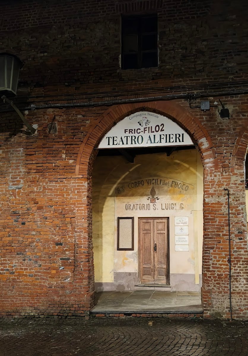 Teatro Alfieri - Lidia attends Giselle. She invites Enrico, Jacopo, and the judge as well. Together with Jacopo, she hides behind a cupboard in front if the locked storage room and sees the Marquis trying to open the door. Lidia reduces he came to visit Adele that night to convince her to marry his son but when she refused, he strangled her in anger. The judge arrives in time and arrests him