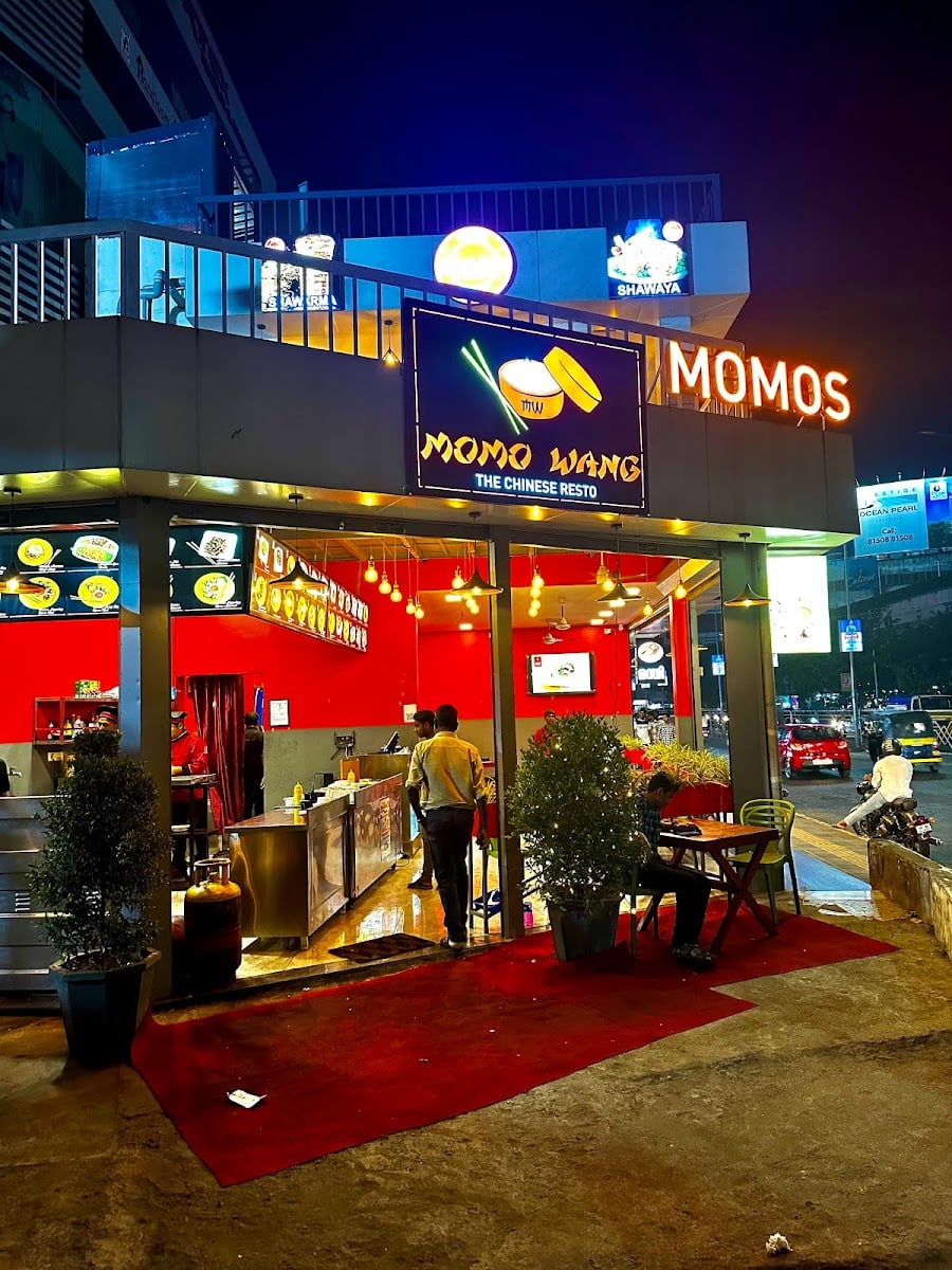 Momo Wang