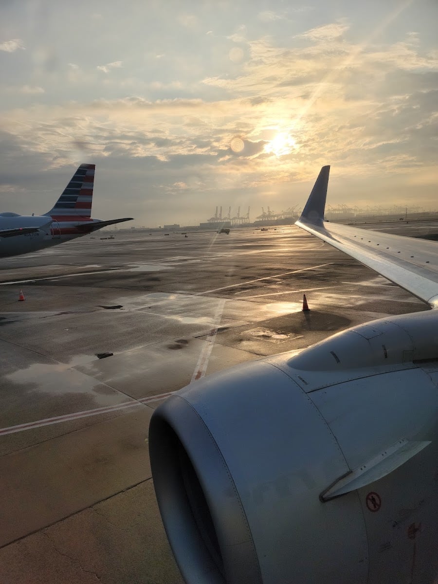 Newark Liberty International Airport (EWR)