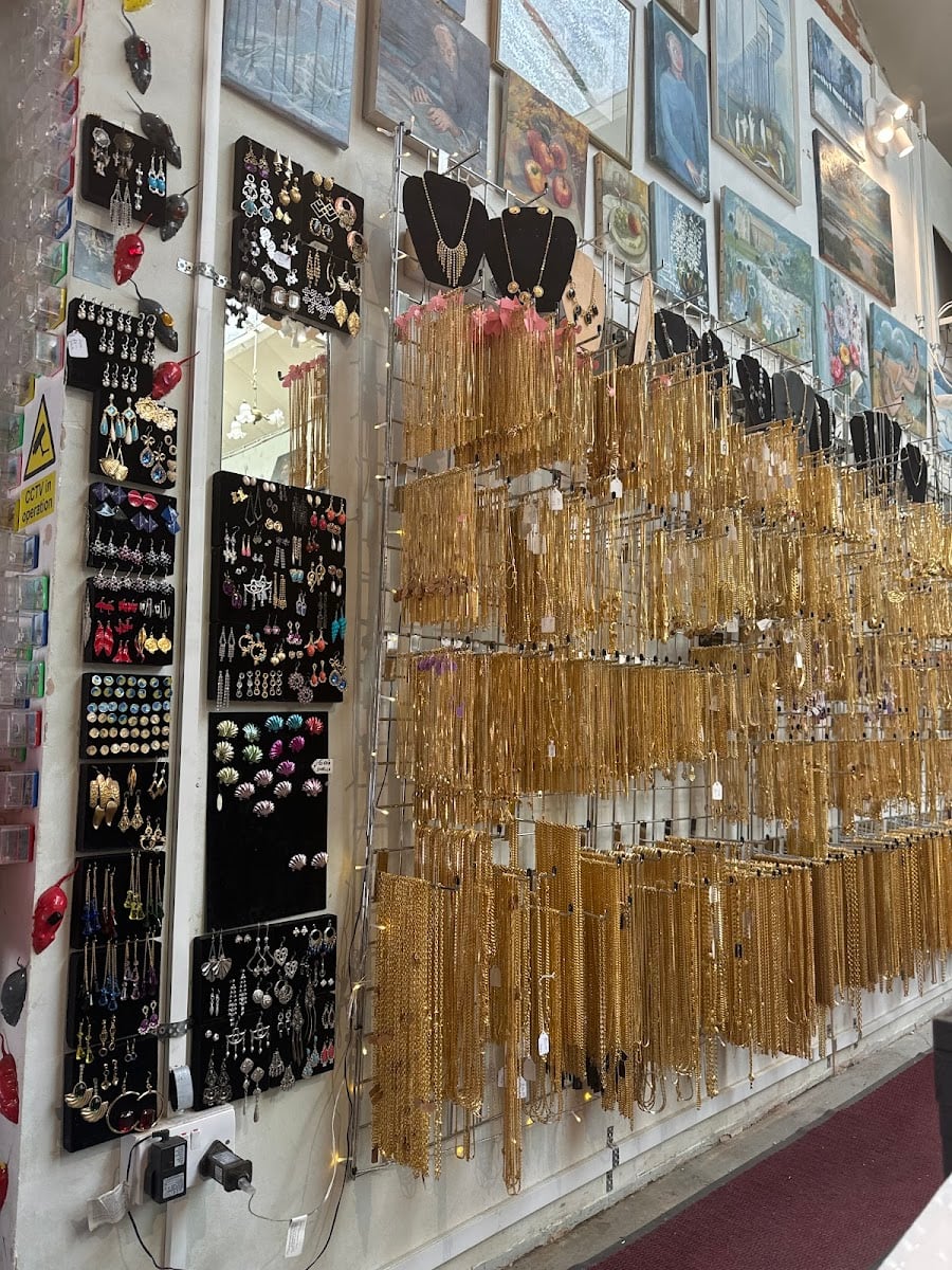 Accessories of Old - Parsons Green Depot