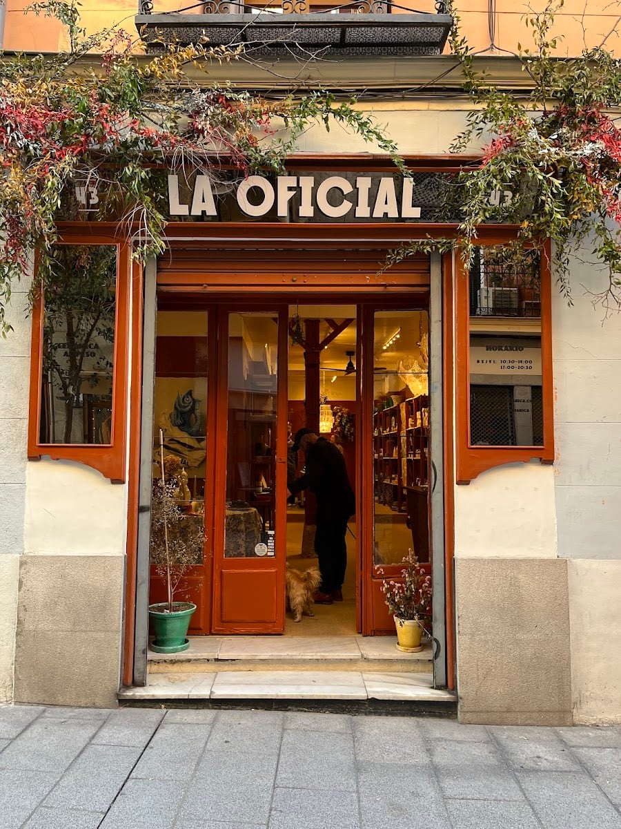 La Oficial - art & concept store
