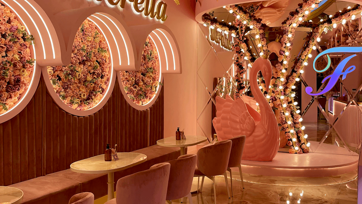 Fairytale Athens Café & Suites - girly