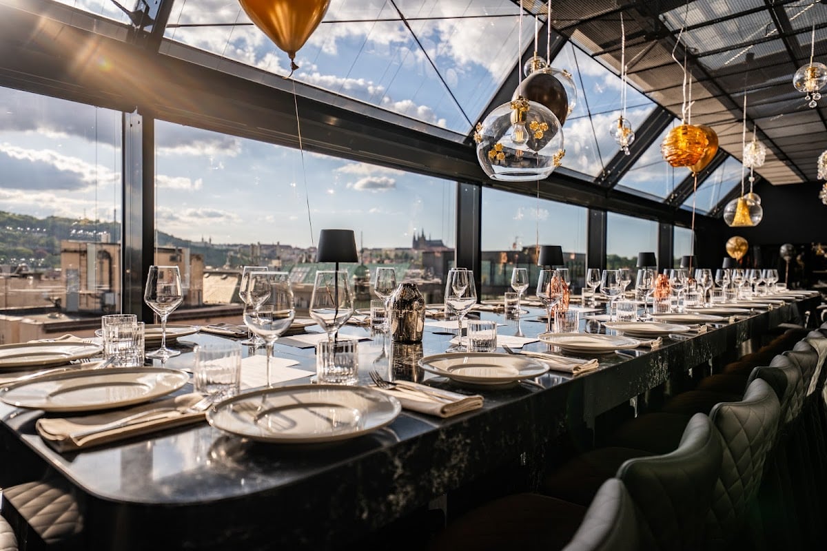 Fly Vista - Rooftop Bar