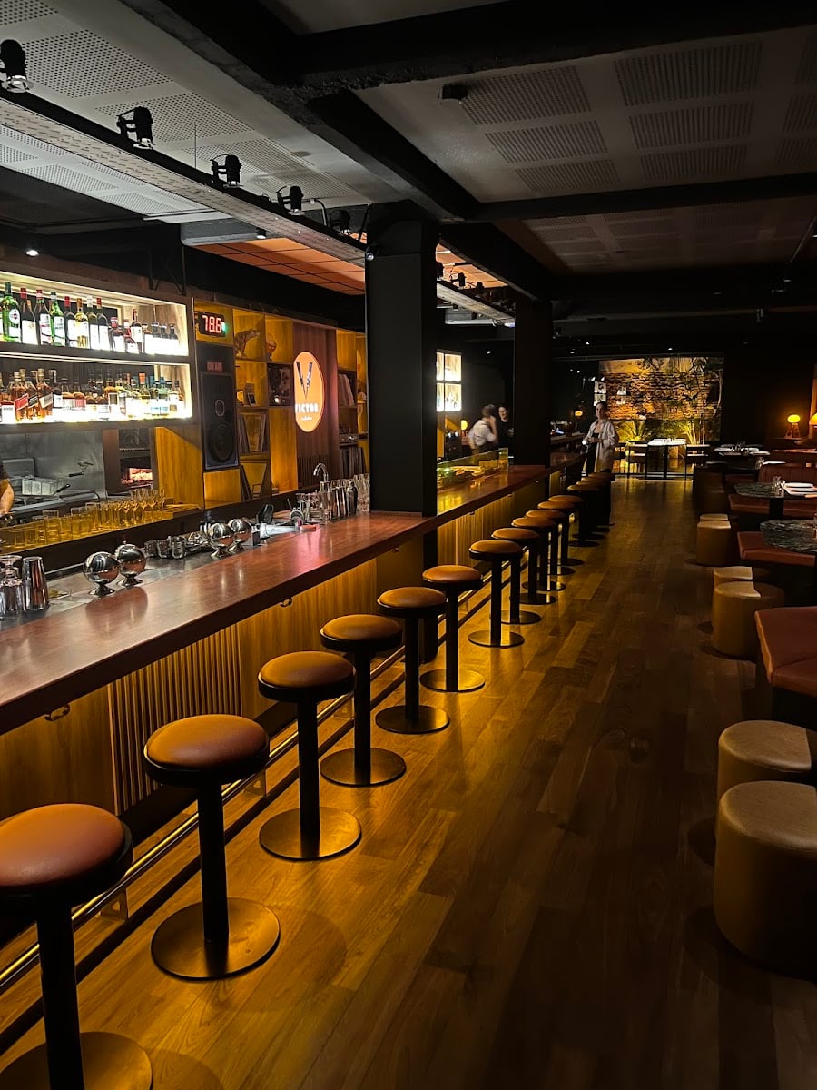 Victor audio bar - Martinis + Vynils