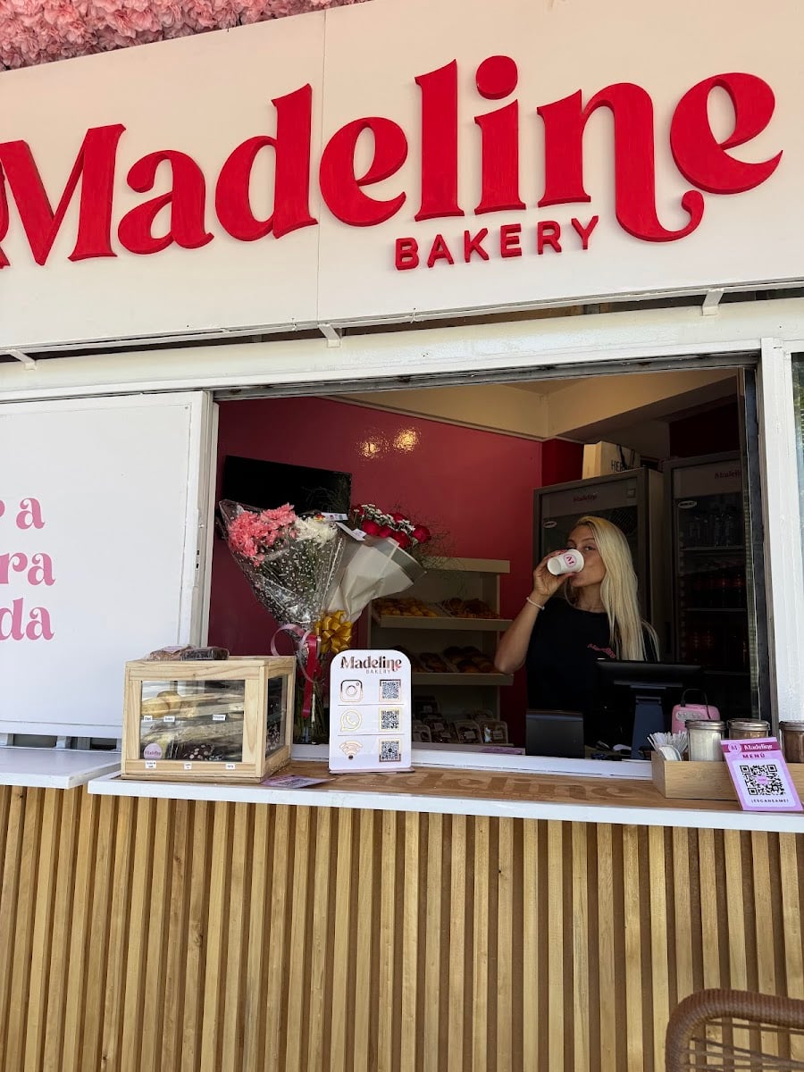Madeline Bakery - pastelería muy económica
