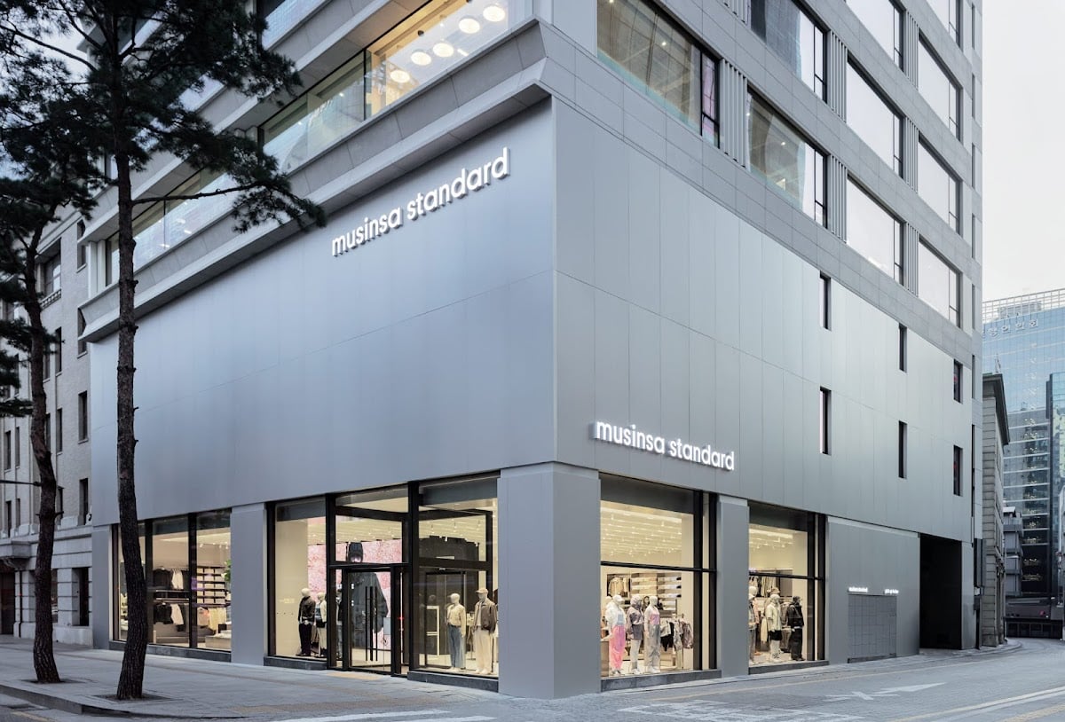 무신사 스탠다드 명동점 (Musinsa Standard Myeongdong) - 明洞