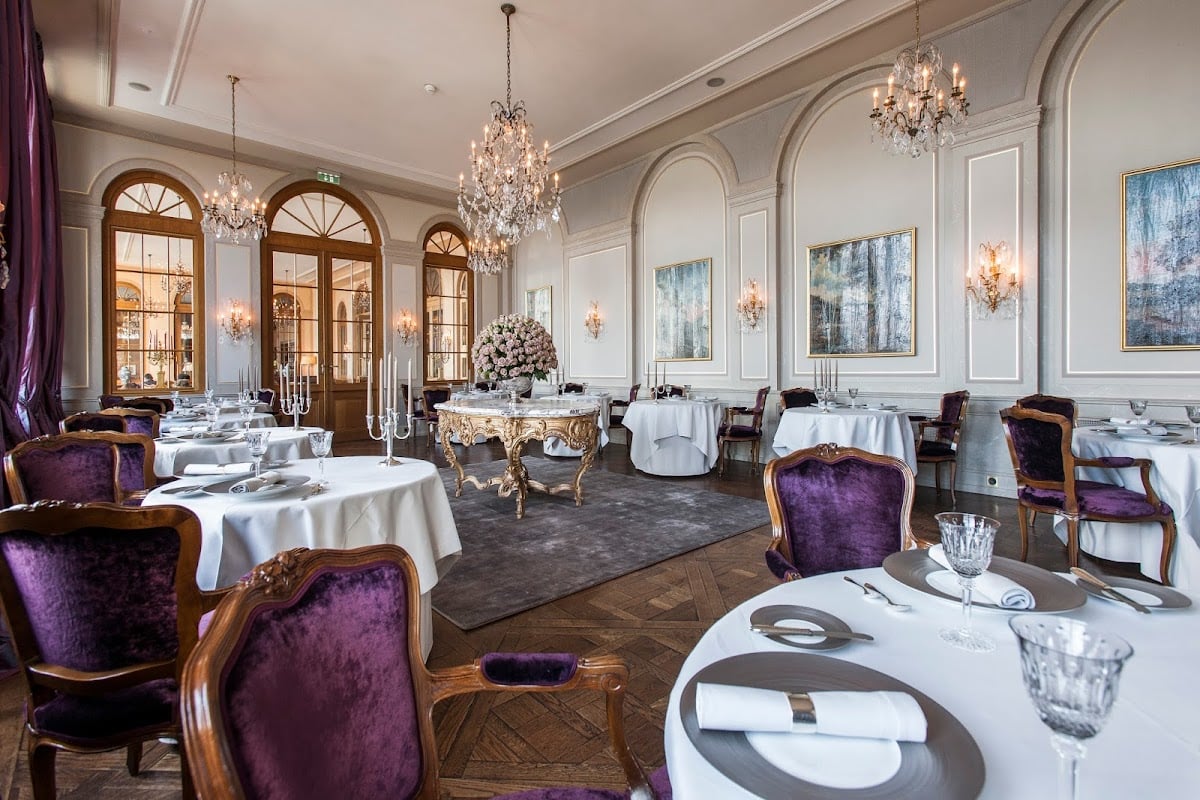 Cheval Blanc by Peter Knogl - Basel