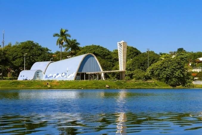 Lagoa da Pampulha - Igrejinha de São Francisco de Assis, a Casa Kubitscheck, a Casa do Baile e o Museu de Arte da Pampulha - MAP 
tudo ali pertin mui bueno