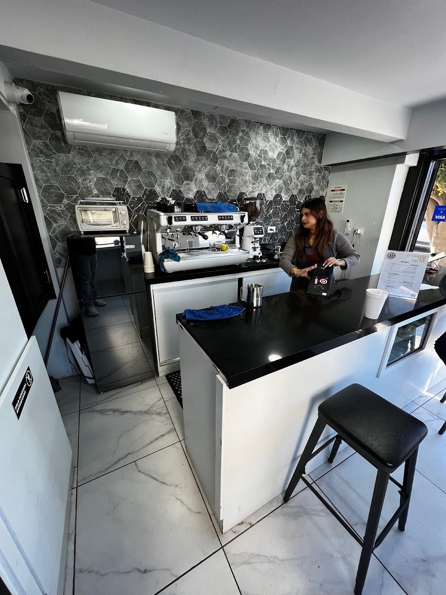 Petros Café