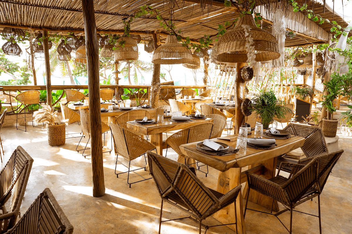 MORENA LOUNGE BEACH/ SUNSET/ BY THE SEA/ LIVE MUSIC
